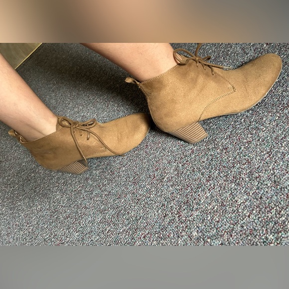 AMERICAN EAGLE booties - Picture 9 of 10